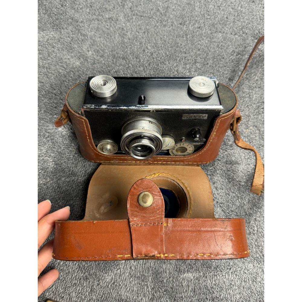 Vintage Argus C3 Rangefinder 35mm Camera w Leather Case Classic USA - Picture 4 of 10